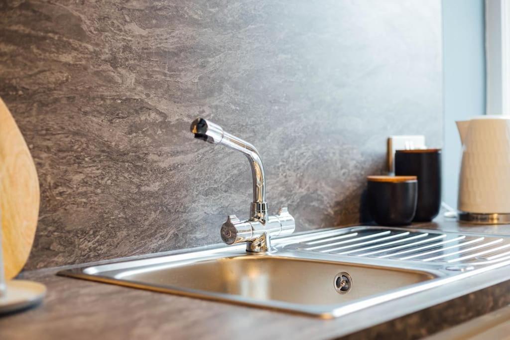 Stylish Stirling Apartment - Free Parking 외부 사진